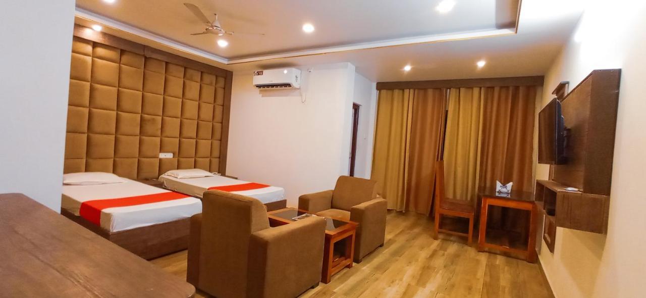 Hotel Nakshatra Karimganj Exterior foto