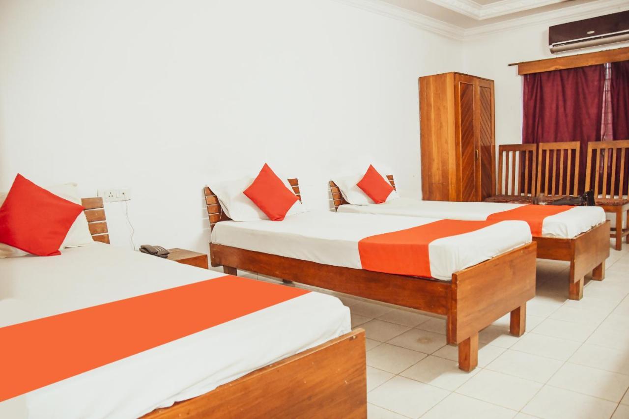 Hotel Nakshatra Karimganj Exterior foto